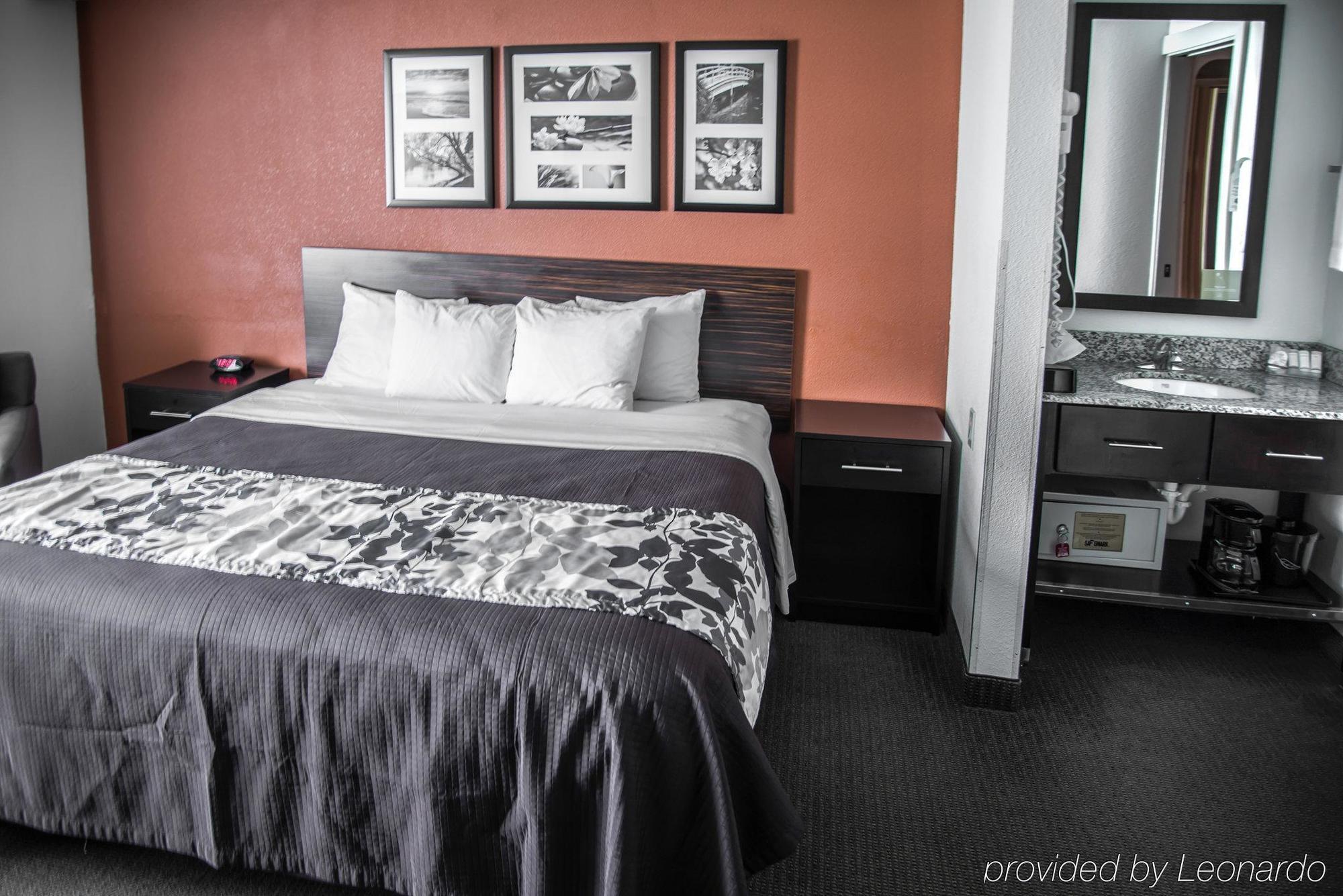 Inn Sleep - Lansing North